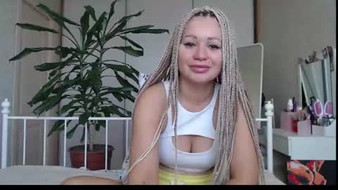 Snapshot of shyevaa chatting on 07-14-26, 04:28 Eva online show from 07-14-26, 04:28
