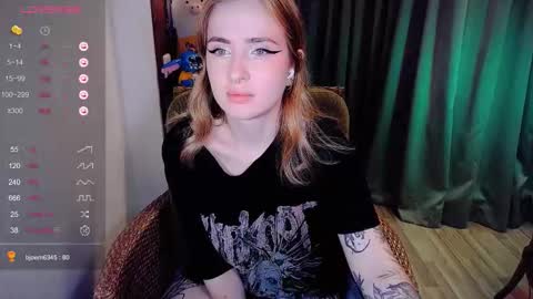 Snapshot of shyfoxxxy chatting on 11-24-25, 12:27 Effie online show from 11-24-25, 12:27