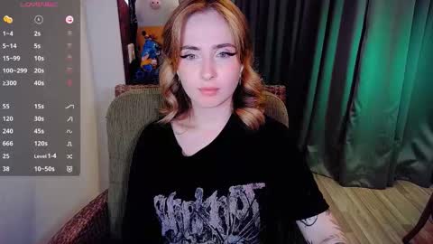 Snapshot of shyfoxxxy chatting on 11-27-25, 05:26 Effie online show from 11-27-25, 05:26