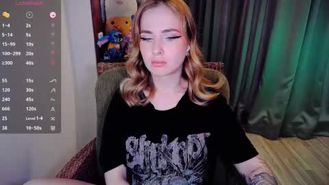 Effie online show from 12-17-25, 05:24