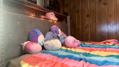 Snapshot of shyg1r1 chatting on 11-27-25, 02:30 Sasha online show from 11-27-25, 02:30