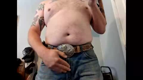 Snapshot of shyguycurious5 chatting on 11-11-25, 06:19 shyguycurious5 online show from 11-11-25, 06:19