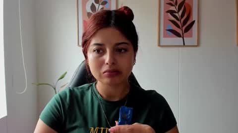 Snapshot of shylittlebunny chatting on 09-23-25, 06:33 shylittlebunny online show from 09-23-25, 06:33