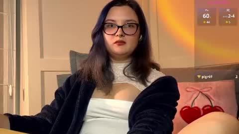 Snapshot of shylittlemouth chatting on 06-16-26, 07:05 Vanessa online show from 06-16-26, 07:05