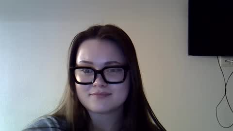 Snapshot of shynesssi chatting on 03-06-25, 12:00 shynesssi online show from 03-06-25, 12:00