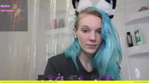 Snapshot of shyohiogirl chatting on 06-22-26, 04:20 Hippie online show from 06-22-26, 04:20