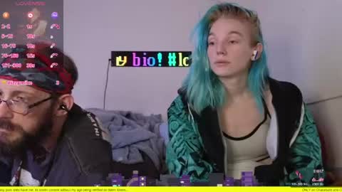 Snapshot of shyohiogirl chatting on 06-26-26, 01:26 Hippie online show from 06-26-26, 01:26