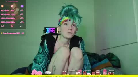 Snapshot of shyohiogirl chatting on 07-18-26, 06:56 Hippie online show from 07-18-26, 06:56