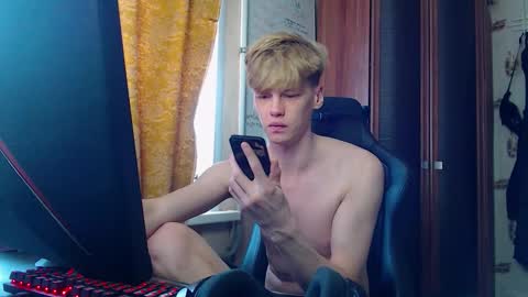 Tom and Betty online show from 03-25-26, 07:25