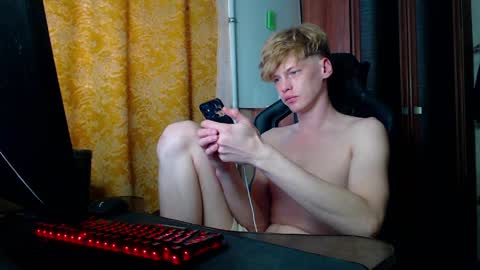 Tom and Betty online show from 04-02-26, 01:42