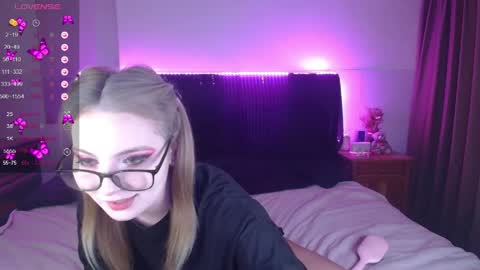 Snapshot of shysweetrish chatting on 06-05-26, 06:52 shysweetrish online show from 06-05-26, 06:52