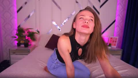 Snapshot of shyysiren chatting on 11-06-25, 03:02 shyysiren online show from 11-06-25, 03:02