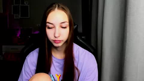 Snapshot of sia0610 chatting on 10-26-25, 02:06 SIA online show from 10-26-25, 02:06