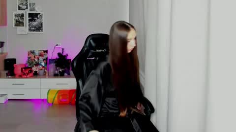 SIA online show from 04-01-26, 02:34