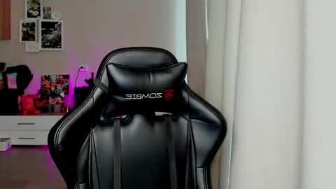 SIA online show from 04-17-26, 02:14