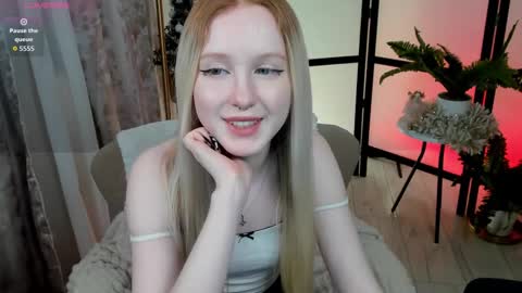 Snapshot of sia_hart chatting on 12-14-25, 05:40 Sia online show from 12-14-25, 05:40