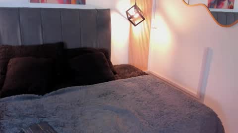 Sia online show from 10-10-25, 08:08