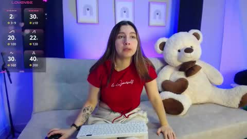 Snapshot of sia_wattson chatting on 11-11-25, 10:21 Sia online show from 11-11-25, 10:21