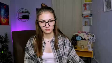 Snapshot of sicilia_shine chatting on 02-03-26, 01:49 silicia online show from 02-03-26, 01:49