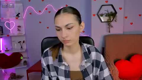 Snapshot of sicilia_shine chatting on 02-17-26, 01:18 silicia online show from 02-17-26, 01:18