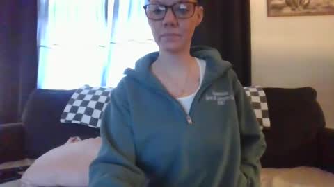 Snapshot of sidneyraee chatting on 12-10-24, 08:27 Mrs. St. Patrickk online show from 12-10-24, 08:27