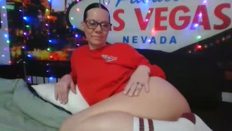 Snapshot of sidneyraee chatting on 01-17-25, 05:51 Mrs. St. Patrickk online show from 01-17-25, 05:51