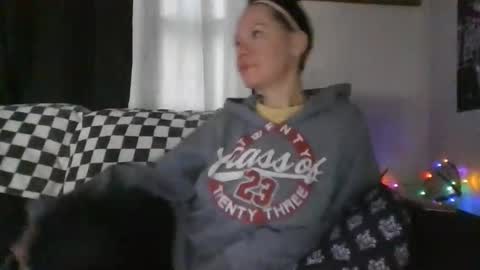 Snapshot of sidneyraee chatting on 11-23-25, 03:45 Mrs. St. Patrickk online show from 11-23-25, 03:45