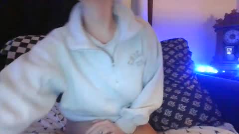 Snapshot of sidneyraee chatting on 11-26-25, 01:34 Mrs. St. Patrickk online show from 11-26-25, 01:34