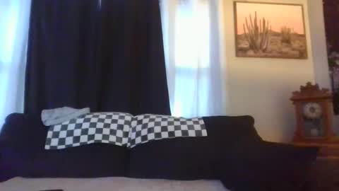 Mrs. St. Patrickk online show from 12-17-25, 04:02