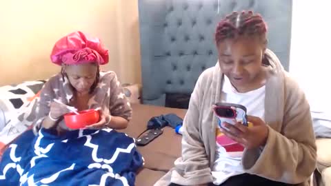 Snapshot of sieannabrown chatting on 06-03-26, 10:29 sieannabrown online show from 06-03-26, 10:29