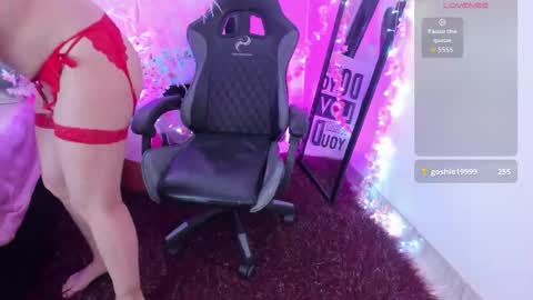 Snapshot of siena_fox chatting on 03-26-26, 07:19 Siena online show from 03-26-26, 07:19