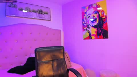 SIENNA  online show from 04-01-26, 12:39