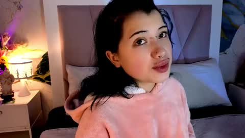 Snapshot of sienna_desiree chatting on 06-08-26, 12:16 Sienna Desieree online show from 06-08-26, 12:16