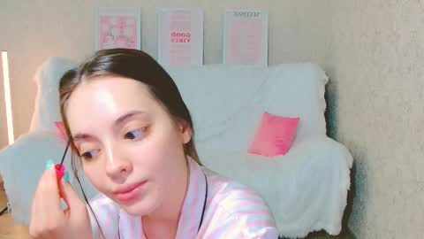 Snapshot of siennamia chatting on 06-08-26, 04:13 Sienna Mia online show from 06-08-26, 04:13