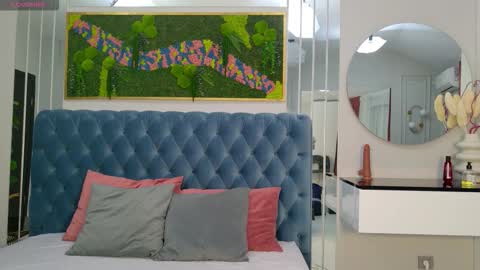 Sienna online show from 01-13-26, 05:02