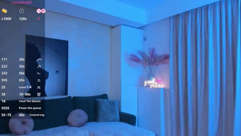 Snapshot of siennastarrr chatting on 10-24-25, 06:26 Sienna online show from 10-24-25, 06:26