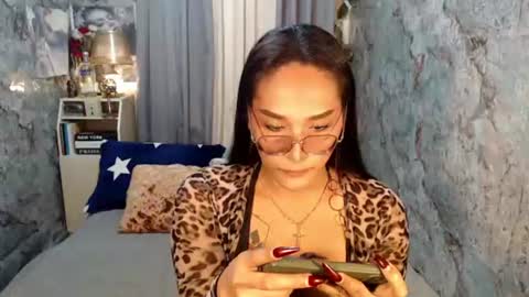 Snapshot of sierrafina_mcbride chatting on 06-25-26, 05:45 Sierrafina online show from 06-25-26, 05:45