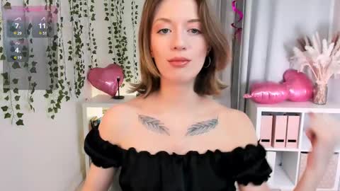 Snapshot of sierrafun_ chatting on 02-17-25, 07:04 Sierra online show from 02-17-25, 07:04