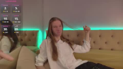 Snapshot of sighnsparks chatting on 09-12-25, 10:37 THEODORE online show from 09-12-25, 10:37