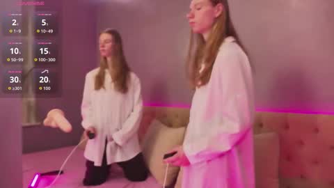 Snapshot of sighnsparks chatting on 09-17-25, 04:08 THEODORE online show from 09-17-25, 04:08