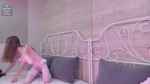 Snapshot of sighnsparks chatting on 09-30-25, 11:37 THEODORE online show from 09-30-25, 11:37