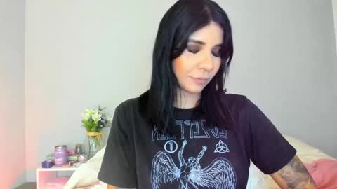 Snapshot of siirena chatting on 12-20-25, 05:53 siirena online show from 12-20-25, 05:53