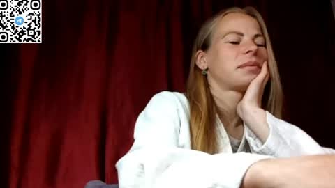 Snapshot of silentpassion567 chatting on 05-13-26, 08:49 JULIANA online show from 05-13-26, 08:49