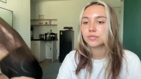 You fav Miss Si online show from 03-29-26, 08:25