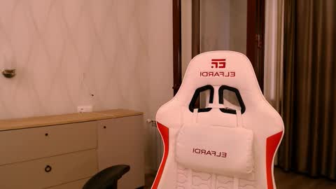 Snapshot of silk_ann chatting on 11-23-25, 05:18 silk_ann online show from 11-23-25, 05:18