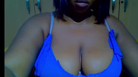 Snapshot of silky_caramel chatting on 10-19-25, 06:47 Caramel online show from 10-19-25, 06:47