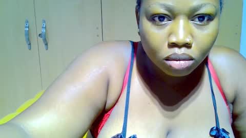 Snapshot of silky_caramel chatting on 10-29-25, 09:33 Caramel online show from 10-29-25, 09:33