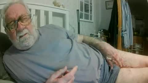 sillyoldman45221063 online show from 04-20-26, 12:02