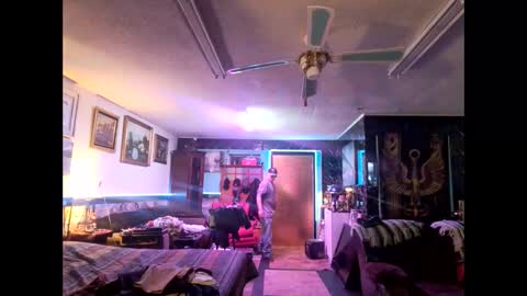 Snapshot of silvawolve chatting on 02-25-26, 01:59 SILVA online show from 02-25-26, 01:59