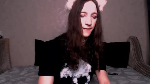 Snapshot of silvermuse chatting on 10-17-25, 10:56 silvermuse online show from 10-17-25, 10:56